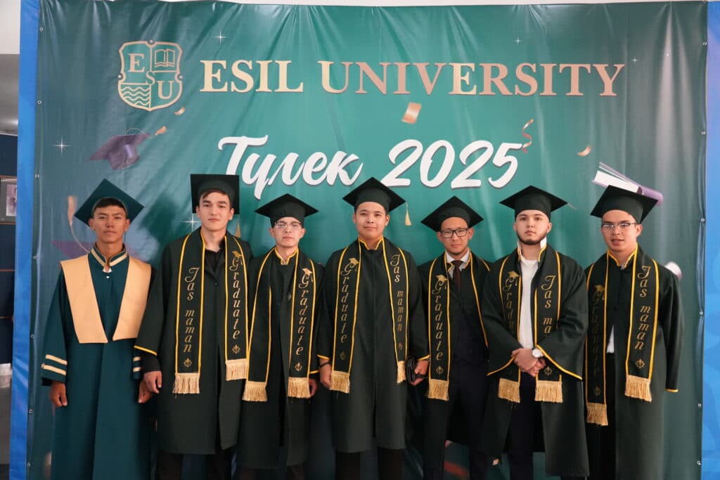 Esil University-дің бітіру кеші астаналық филармонияда өтті