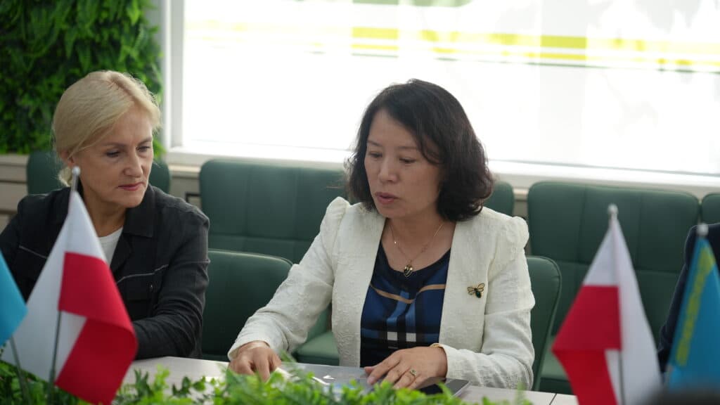 Esil University Signed a Memorandum with the Kyrgyz National University