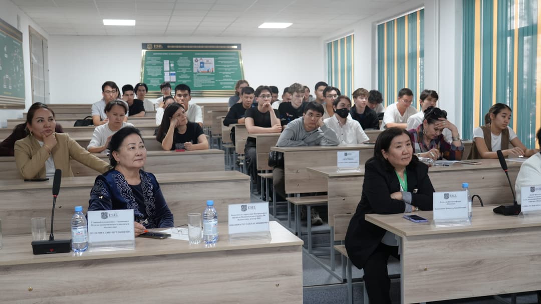 Esil University кафедралары цифрландыру перспективаларын талқылады