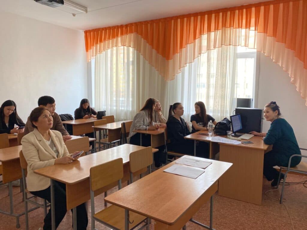 学术诚信:Esil University 辅导员课