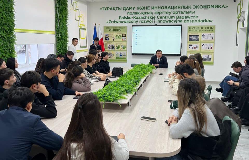 Студенттердің «Ауыл аманаты» партиясының өкілдерімен кездесуі өтті