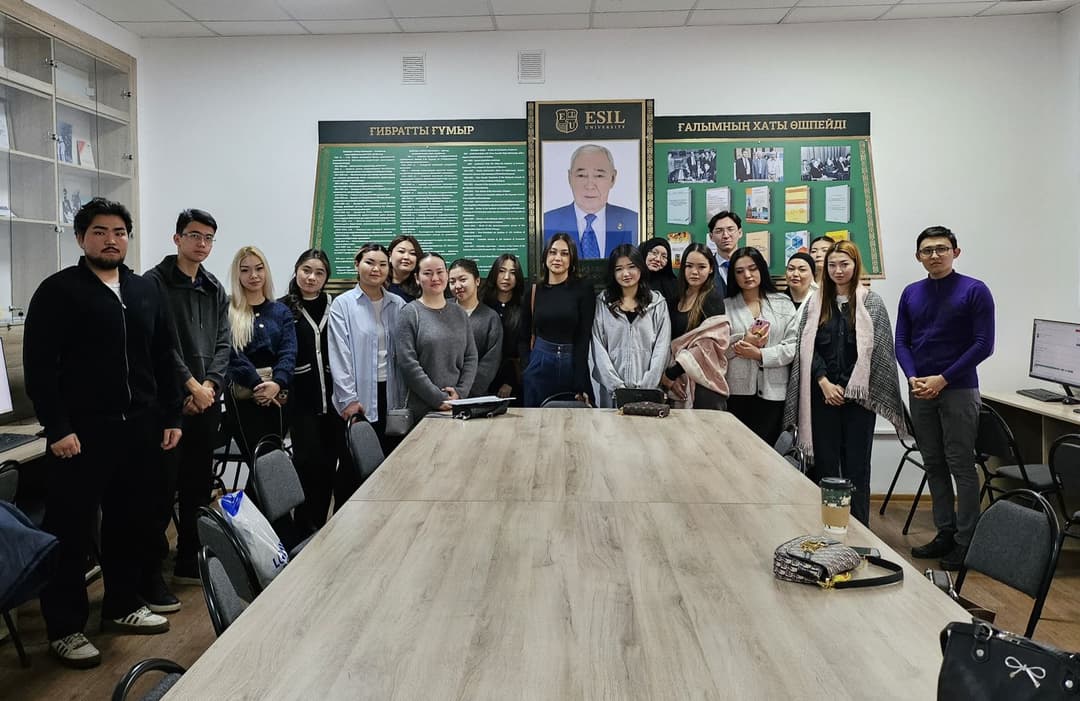 Қазақстан Тәуелсіздігі күніне орай кураторлық сағат өтті