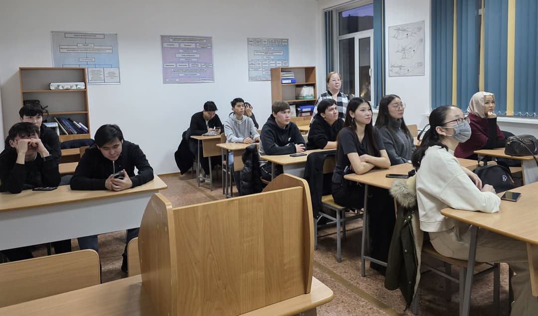 Esil University-де «Таза сессия» кураторлық сағаты өтті