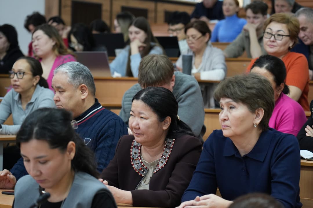 Esil University-де жасанды интеллекттің білім берудегі, инклюзиядағы және педагогикалық тәсілдерді трансформациялаудағы рөлі талқыланды