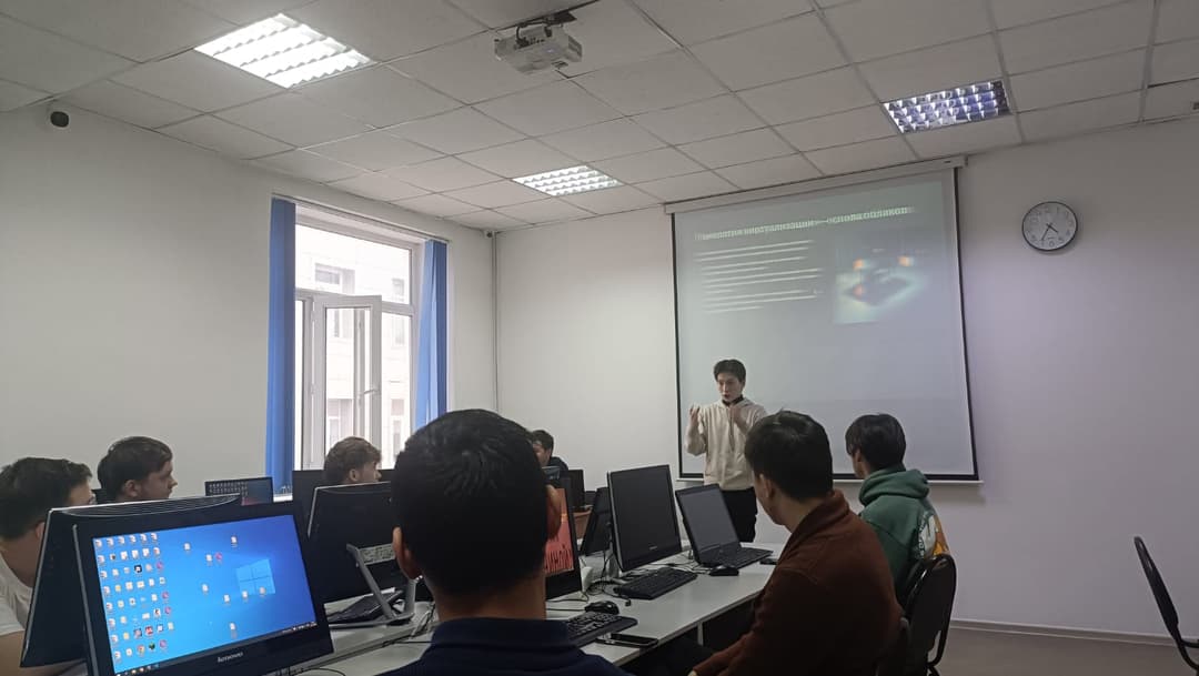 Студенттерге бұлттық технологиялар туралы айтылды