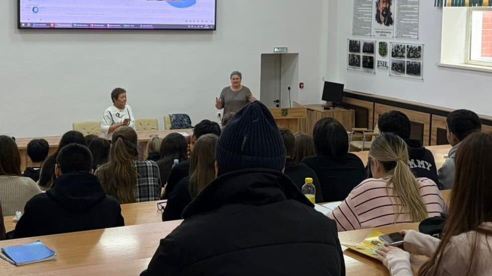 «Есеп және аудит» кафедрасы студенттеріне «Денсаулық психологиясы» тақырыбында кураторлық сағат