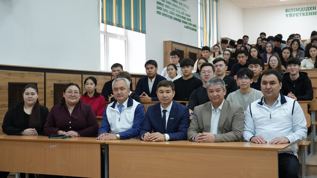 Esil University-де Конституция жобасы бойынша кездесу