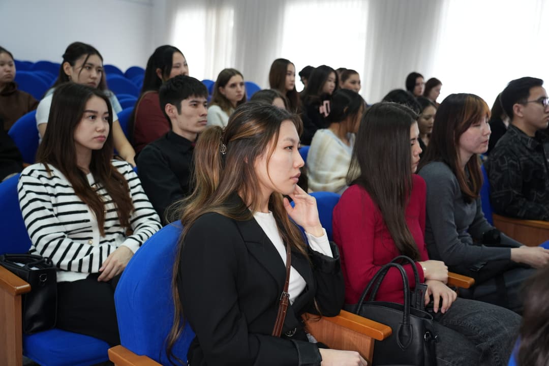 Esil University-де ҮЕҰ өкілдерімен кездесу