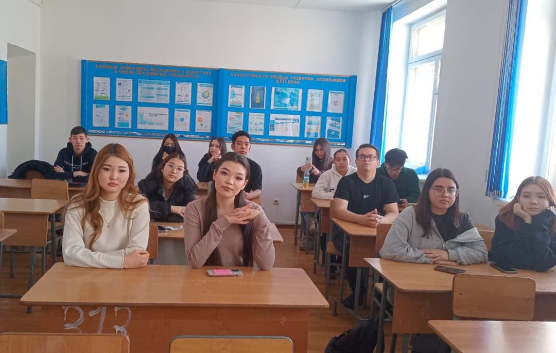 Кураторский час посвятили безопасности и сталкингу