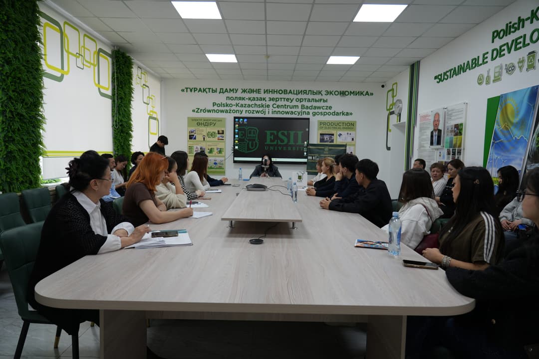 Мемлекеттік статистиканы цифрландыру: Esil University-де ҰСБ өкілдерінің қатысуымен қонақ дәріс өтті