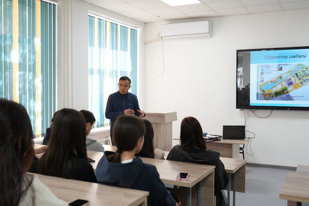 В Esil University прошел мастер-класс на тему «Спортивное ориентирование в туризме»