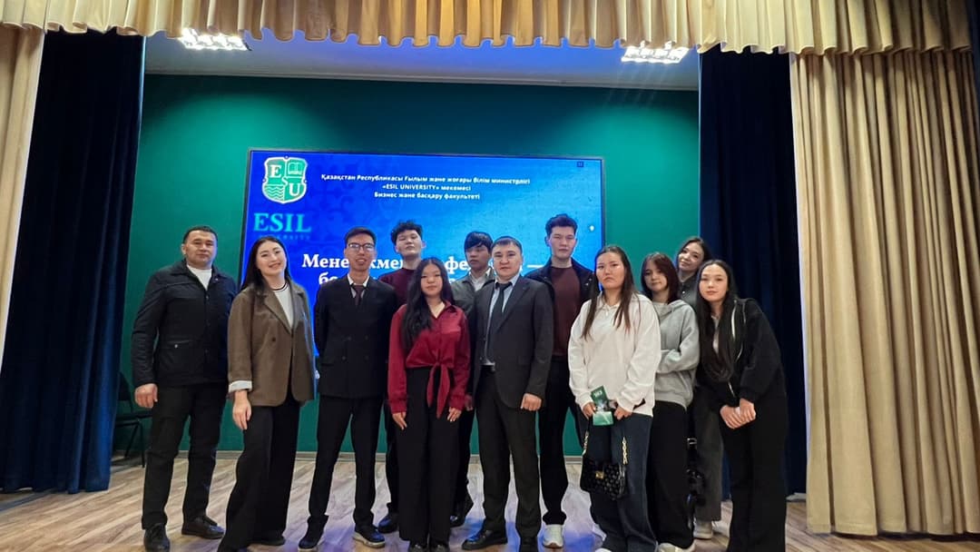 Esil University-де оқушыларға арналған кәсіптік бағдар беру экскурсиясы өтті