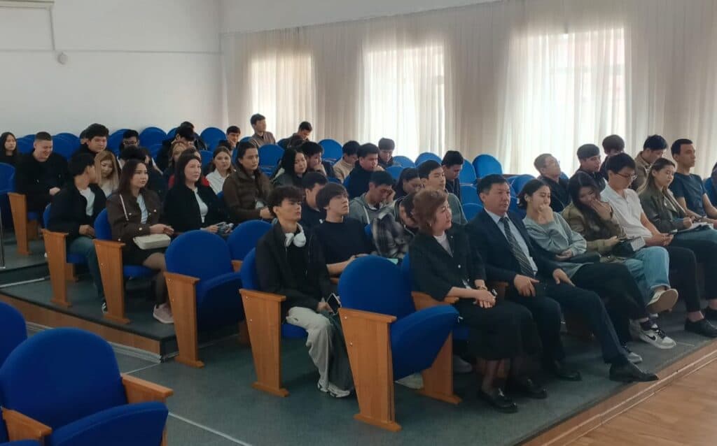 Esil University 在“职业周”期间为法学专业学生举办见面会
