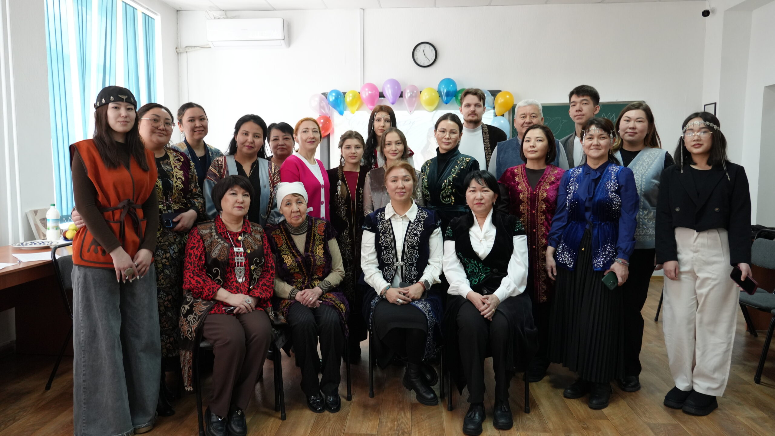Кафедра "Экономика и Маркетинг" в Esil University отметили Наурыз